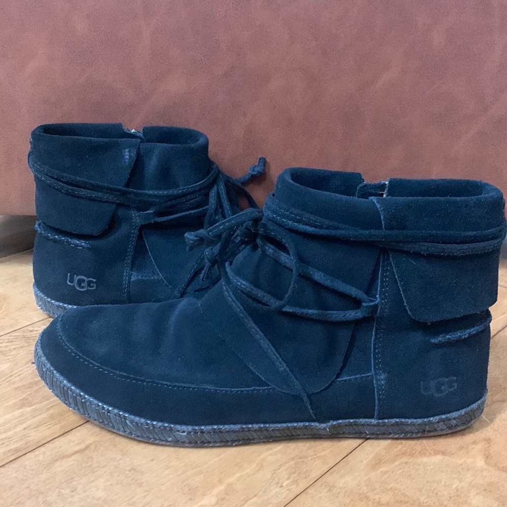 UGG Women's Reid Ankle Boot